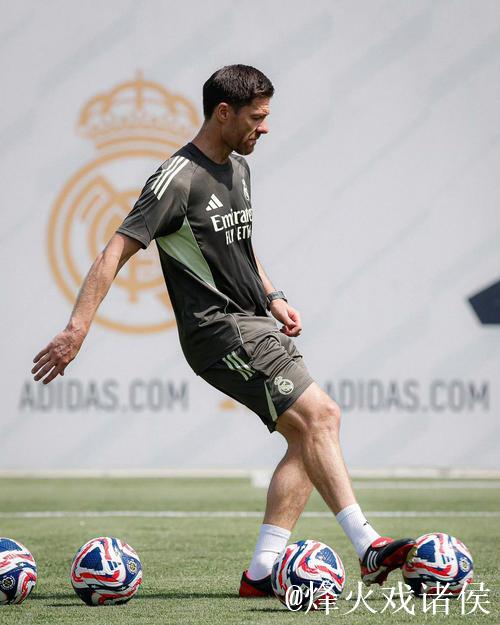 勒沃库森CEO：阿隆索在皇马处境艰难，期待他重返药厂